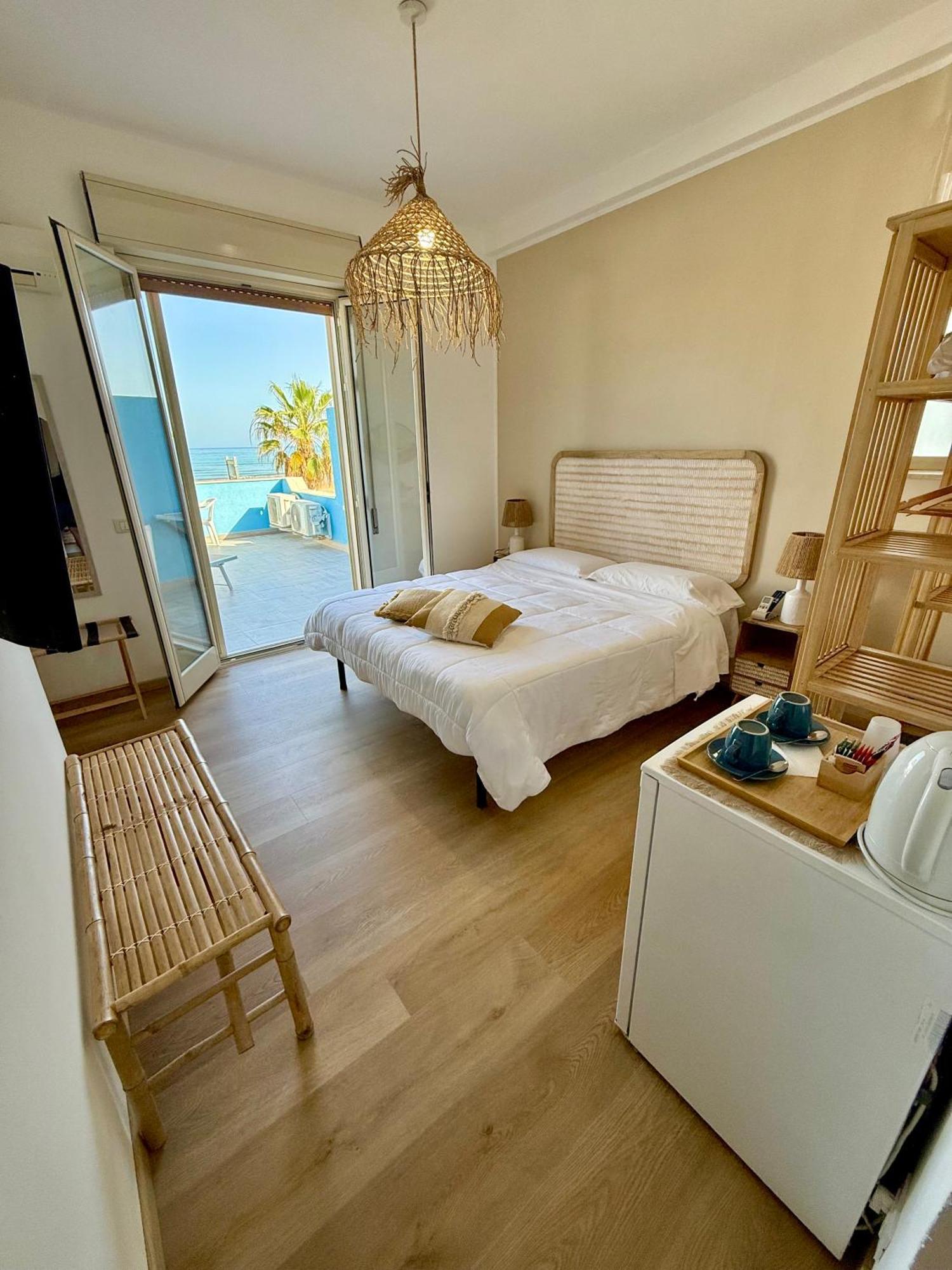 Bed and Breakfast Terrazze Sul Mare Pozzallo Exterior foto